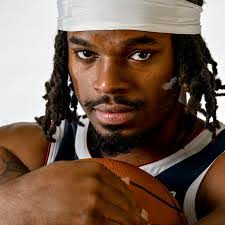 Aaron Holmes's Instagram, Twitter & Facebook