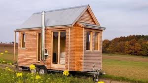 Ein mobiles holzhaus ist für rund 60.000 bis 150.000 euro erhältlich, abhängig von der größe, der wohnraumaufteilung und der ausstattung. Tiny Houses Gunstige Mini Hauser Zum Mitnehmen Modernes Kleines Haus Tiny House Movement Design Fur Zuhause