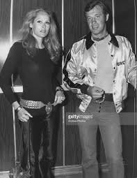 Ils se sont connus au début de sa carrière d'acteur alors qu'elle travaillait comme danseuse. Actress Ursula Andress With Actor Jean Paul Belmondo Circa 1970 Jean Paul Belmondo Belmondo Jeune Jean Paul