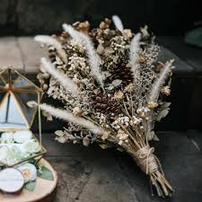 Buket bunga, buket bunga mawar, buket bunga wisuda, buket bunga flanel, buket bunga kertas, buket bunga buket bunga wedding, bucket bunga yg cantik, buket bunga yang besar, 1 buket bunga, 1 buket bunga mawar, 1 buket bunga berapa tangkai. Inspirasi Buket Bunga Pernikahan Untuk Momen Sakral Tak Terlupakan Idewedding