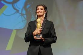 Maria Fernanda Cândido recebe o Kikito de Cristal: "Gramado foi onde ganhei meu primeiro prêmio"
