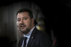 A judge in sicily on saturday, april 17, 2021, ordered former interior minister matteo salvini to stand trial for having refused to let a spanish migrant rescue ship dock in an italian port in. Lombardei Salvini Bestimmt Regionalregierung