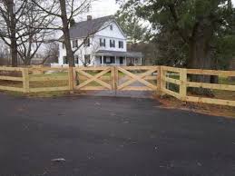 This technique is used in windy areas to further support the already sturdy and freestanding fence. 50 Awesome Wood Fence Designs And Ideas Images Driveway Fence Driveway Gate Wood Fence