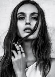 Spring 2016 Trend: Stark Beauty