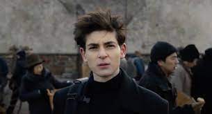 One thing missing so far from gotham season 4 is any advancement of bruce wayne and selina kyle's love story, which was beginning to bloom but was cut short before the two actually got the chance. Gotham Unveils Series Finale Trailer Teasing Batman S Arrival And The New Actress Playing Catwoman