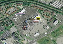You Ll Find Big Stores Such As Best Buy Toys R Us Across The Street In Woodbridge Plaza Along With Great R Wood Bridge Cool Things To Buy Great Restaurants