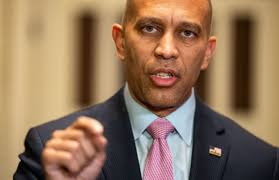 did eric sim leave momentum