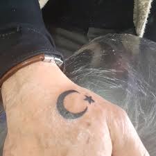 Yıldız dövme modelleri,desenleri,resimleri,yıldız dövmesi,yıldız dövmeleri. Tattoo 08 Edatattoo08 Tattoo08 Arhavi Dovme Ayyildiz Tur Facebook