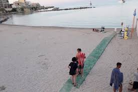 Spiaggia verde is a beach in barletta. Spiaggia Libera Con Rampa Per Disabili E Sedie Job No Non E Barletta