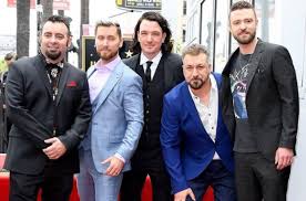 *nsync (sometimes stylized as ★nsync, formally stylized as 'n sync) was an american boy band formed in orlando, florida in 1995 and launched in germany by bmg ariola munich. Nsync Bekommen Hollywood Stern Und Lance Bass Widmet Ihn Lgbtiq Manner