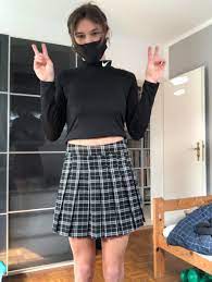 How's my new skirt? : r/femboy