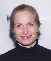 Alexis Bloom's Instagram, Twitter & Facebook