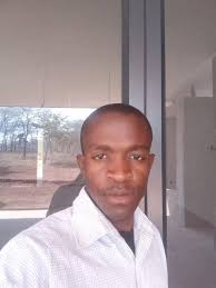 Mistakes in a photo of a woman jogging