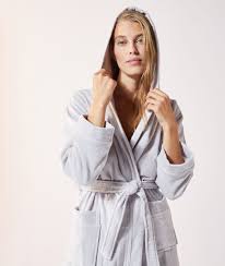 Des fleurs et de la douceur pour ce peignoir. Soldes Peignoir Polaire Femme Etam En Stock