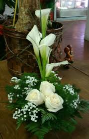 Bd0189 We Have Online Flower Delivery To Bangalore With 20 Off Send Flowers T In 2020 Church Flower Arrangements Fresh Flowers Arrangements Large Flower Arrangements