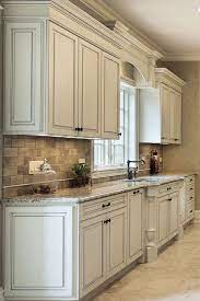 Luxury White Kitchen With Laminate You Need To Know 571 Kitchencabinets Kitchendesign Kitc Antique White Kitchen New Kitchen Cabinets Kitchen Remodel Small