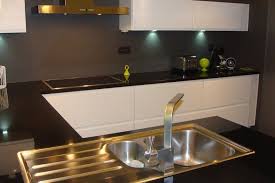 Cuisine Laquee Blanche Plan De Travail Granit Noir Meuble Cuisine Cuisine Moderne Blanche Cuisine