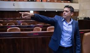שיקלי הסביר מה עומד מאחורי התנגדותו להקמת ממשלה בראשות בנט ולפיד. Ielxjpfqqz2eum