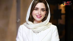 استایل کت و دامن خاص و گل‌گلی به سبک بهنوش طباطبایی با چهره‌ای متفاوت / خانم بازیگر بعد از طلاق یکی دیگه شد!