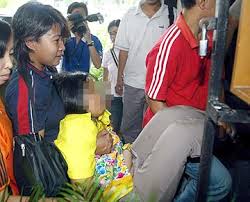 Nurin jazlin's father, jazimin abdul jalil, didn't want to face his daughter's gruesome death, insisting that the body wasn't nurin. Nurin Jazlin Family