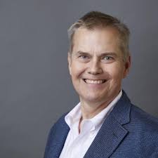 Congratulations to this group of Instructure sales leaders, sales people  and SEs for graduating from Selling Thorough Curiosity® today.