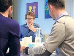 Flüchtlinge in Berlin: Asylentscheider Hartmann gewichtet Schicksale