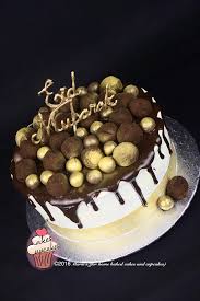 Add the perfect shade of white and golden to your eid with this scrumptious white and golden flower eid cake. Eid Mubarak Cake Cake By Maria S Cakesdecor