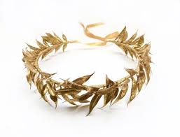 A pokémon can find a shiny leaf while being in the grassy area of a route , but the specific route a certain pokémon can find one depends on its nature. Men S Gold Leaf Crown Greek God Laurette Man Crown Etsy Gold Leaf Crown Leaf Crown Gold Leaf Headband