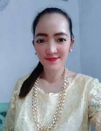 May kasabihan nga tayong "It is better to be late than never", kaya bago  magtapos ang araw na ito, nais naming batiin ng HAPPY BIRTHDAY ang isa sa  magadang guro sa kinder,