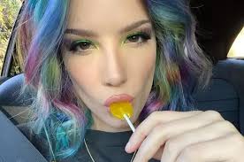 Halsey Umumkan Kehamilan Anak Pertamanya Bersama Alev Aydin, Selamat!