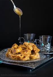 Petits Gateaux Marocains Au Sesame Et Au Miel Gateaux Marocain Recettes De Cuisine Recette Gateau Marocain