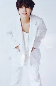 Scans Vogue Japon 2020 Edicion Agosto 2020 V In 2020 Vogue Japan Taehyung Bts Taehyung