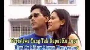 Aku tak dapat menghalang engkau punya kemahuan sendiri biarku hidup hanya mengenang peristiwa yang tak dapat ku lupa. Jika Kau Bercinta Lagi Youtube