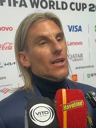 El Clásico fue amarillo! 🟡 #BSC 🟡⚫️ derrotó a #Emelec 🔵🔵 en el  #ClásicoDelAstillero.