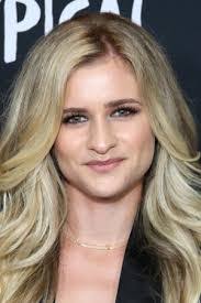 Jenna Boyd's Instagram, Twitter & Facebook