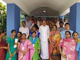 Find venkaiah naidu news headlines, photos, videos, comments, blog posts and opinion at the indian express. M Venkaiah Naidu On Twitter With The Air Family Members Of Hyderabad Radio Sation