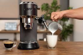 And as a coffee consultant and barista, i've had the opportunity to use 100s of different brewers to find out what makes or breaks it, so you don't have to. Delonghi Dedica Ec685 Bk Espresso Machine 2021