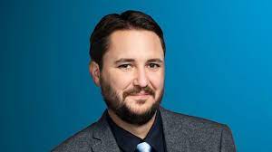 Sometimes i doubt wil wheaton's dice curse, but then i remember that in a 2 episode appearance on critrole he rolled almost as many natural 1s as taliesin did the entire time (26 episodes). Wil Wheaton Frau Sohn Familie Tattoo Grosse Ist Er Schwul