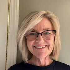 Does anyone know why Becky doesn't wear a wedding ring? I'm just curious.  Edited-Becky has severe eczema