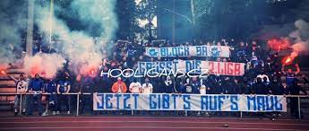 Ultras rostock schiff bild auf leinwand panorama fertig gerahmt 120 x 80 cm das leinwandbild ist auf einem echten holzrahmen gespannt. Geklauter Gabelstapler Brennender Stand Aufraumaktion Faszination Fankurve