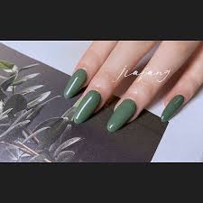 new the 10 best nail ideas today with pictures 客作分享很少发单色客作的但这个绿太好看以至于不发我觉得对不起它之前做的多的那枚墨绿已经被比下去了两个颜色虽然很相近但是新到 nails convenience store products beauty