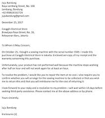 Jika kita berbicara mengenai bahasa, sebenarnya surat ini tidak berbeda jauh antara yang ditulis dalam bahasa indonesia contoh format surat setengah lurus (semi block style). Contoh Surat Komplain Bahasa Inggris Semi Block Style