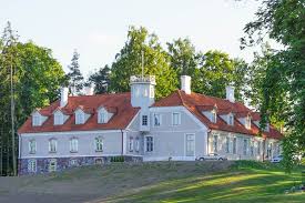 Roa Mois August 2013 Manor Architecture Hotel Spa