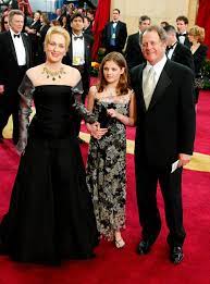 Meryl streep knows the balancing act of parenting, working and living in the spotlight. Meryl Streep Starportrat News Bilder Gala De