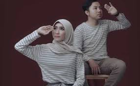 2,823 likes · 25 talking about this. Foto Prewedding Indoor Studio Cute766