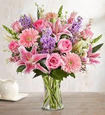 If you're like me, you have spent many a february scrambling to find a reservation and/or flower delivery service that will send you an arrangement on incredibly short notice. A Romantic Mix Of Pink And Purple Flowers Create A Gorgeous Garden Inspired Valentine S Day Bouquet Pink Roses Gerbera Daisies Oriental Lilie Bloemen Wallen
