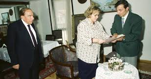 Millet i̇ttifakı'nın ankara büyükşehir belediye başkan adayı chp'li mansur yavaş, eşi nursen, kızı armağan yavaş ile birlikte çukurambar mehmet emin resulzade anadolu lisesi'ne geldi. Alparslan Turkes In Esi Seval Turkes Ten Mansur Yavas A Destek Milliyetci Gorusunden Odun Vermemistir Son Dakika Haberleri