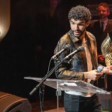 Sami Outalbali : Une histoire damour et de désir évoque une masculinité  qui nest pas nouvelle mais que lon ne montre peut-être pas assez