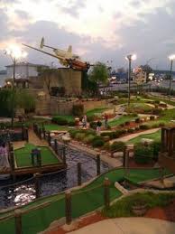 Verlorene Schatz Minigolf Branson Missouri So Viel Spass Das Flugzeug Ist Jetzt Ein Branson Das Ein Flugzeug Golffart Golffclu Minigolf Golf Mini