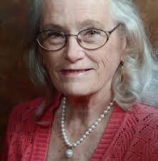 Elisabeth Betty's Instagram, Twitter & Facebook